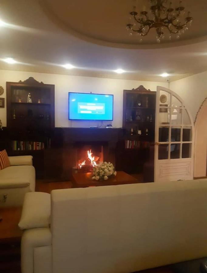 Hotel Boutique Spa Villa De Sant Quito Exterior photo