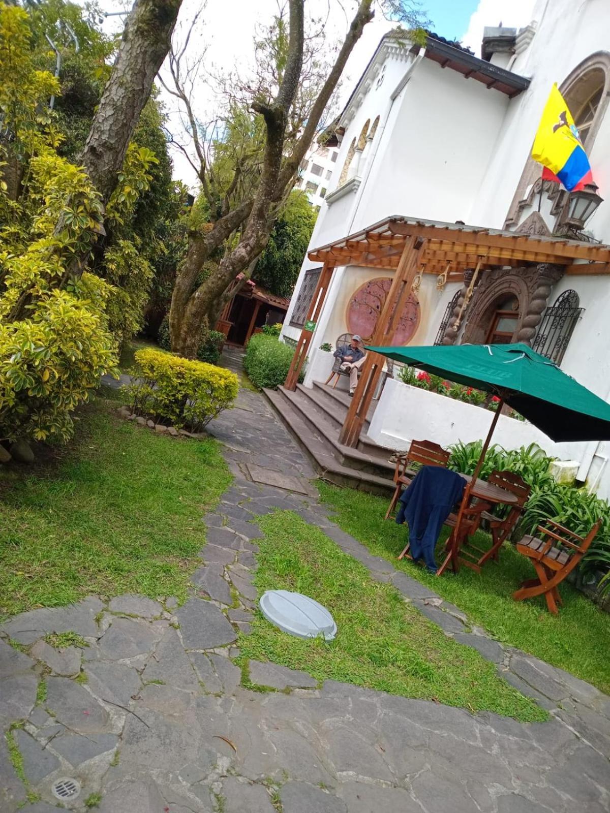 Hotel Boutique Spa Villa De Sant Quito Exterior photo